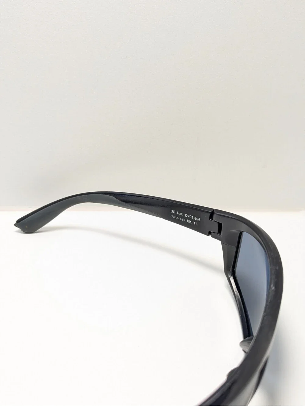 Costa del Mar Saltbreak BK11 Dark Gray UV Black Wraparound Men's Sunglasses